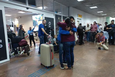
				Alunos da rede estadual retornam a Alagoas após um mês de intercâmbio na Inglaterra; veja como foi
			
			