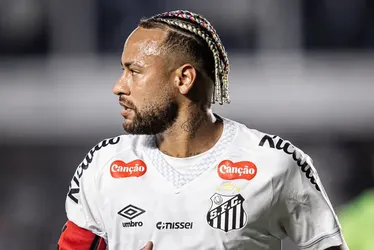 
				Ancelotti responde Neymar sobre ausência na lista da Seleção: ‘Critérios físicos’
			
			