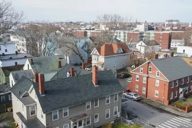 
				Brasileiros usam WhatsApp e drones contra cerco de Trump a imigrantes
			
			