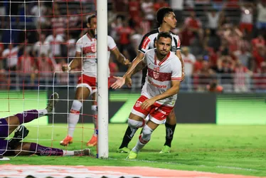 
				CRB vence o Athletic e pula para a 10ª colocação na tabela da Série B: 1 a 0

			