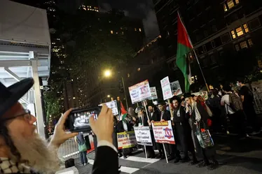 
				Cada vez mais isolado e sob protestos, Netanyahu discursa hoje na ONU
			
			