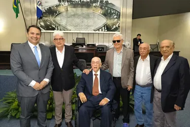 
				Dr. Milton Hênio é homenageado pela Assembleia com Comenda do Mérito Legislativo Tavares Bastos

			