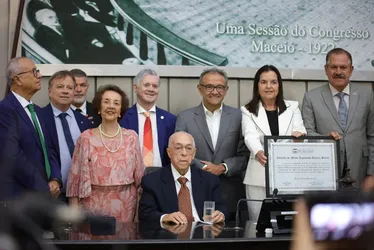 
				Dr. Milton Hênio é homenageado pela Assembleia com Comenda do Mérito Legislativo Tavares Bastos

			