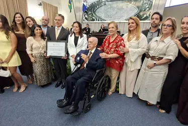 
				Dr. Milton Hênio é homenageado pela Assembleia com Comenda do Mérito Legislativo Tavares Bastos

			