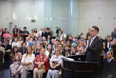 
				Dr. Milton Hênio é homenageado pela Assembleia com Comenda do Mérito Legislativo Tavares Bastos

			