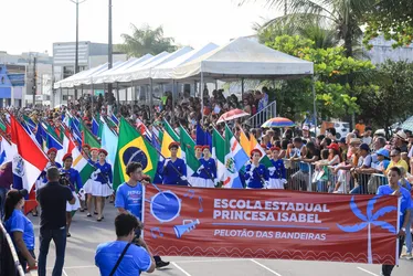 
				Emancipação Política: multidão celebra 208 anos de Alagoas em Desfile Cívico

			