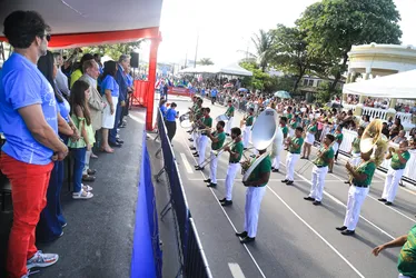 
				Emancipação Política: multidão celebra 208 anos de Alagoas em Desfile Cívico

			