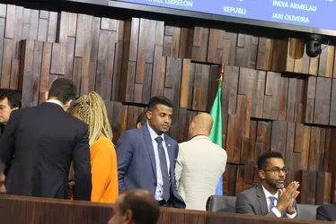 
				Deputado estadual TH Joias é preso por tráfico e venda de armas
			
			