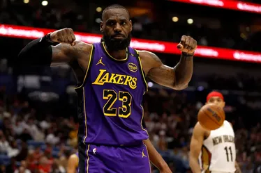 
				LeBron ‘engana’ fãs da NBA e transforma rumor de aposentadoria em propaganda
			
			