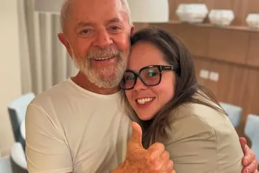 
				Para neta de Lula, “dá para melhorar” comunicação do governo
			
			