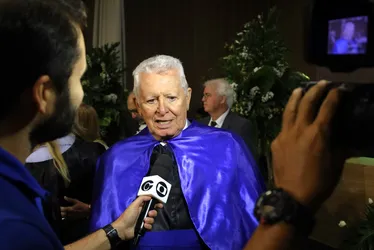 
				Professor Douglas Apratto é homenageado pelo Cesmac com título de Doutor Honoris Causa

			
