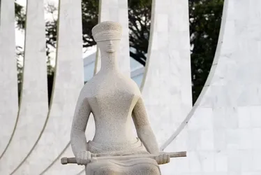 
				Quem são os ex-chefes de Estado punidos por golpe
			
			