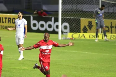 
				Relembre: como foi o último triunfo do CRB sobre o Avaí no Rei Pelé?
			
			