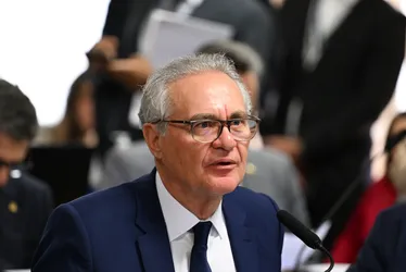 
				Renan Calheiros destaca currículo de Marluce Caldas e protagonismo de alagoanos no Direito
			
			