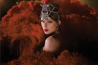 
				Taylor Swift lança 'The Life of a Showgirl' em retorno ao pop
			
			