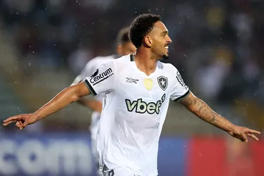 
				Vanderson é cortado e lateral do Botafogo é convocado por Ancelotti
			
			