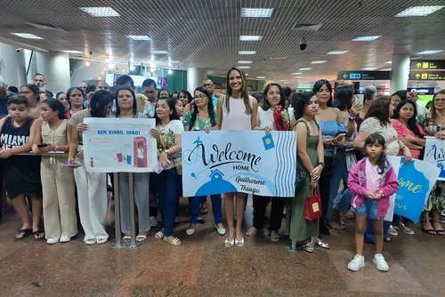 
				Alunos da rede estadual retornam a Alagoas após um mês de intercâmbio na Inglaterra; veja como foi
			
			