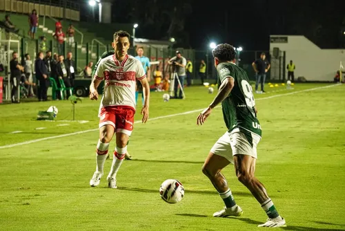 
				CRB sofre gol relâmpago, mas consegue a virada sobre o Goiás, na Serrinha: 2 a 1
			
			