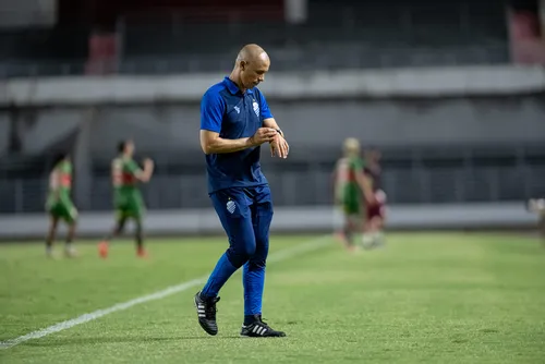 
				Higo Magalhães fala pela primeira vez após saída do CSA
			
			