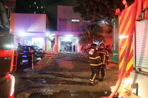 
				Incêndio atinge maternidade Santa Mônica e sete mães são transferidas para Hospital da Mulher
			
			