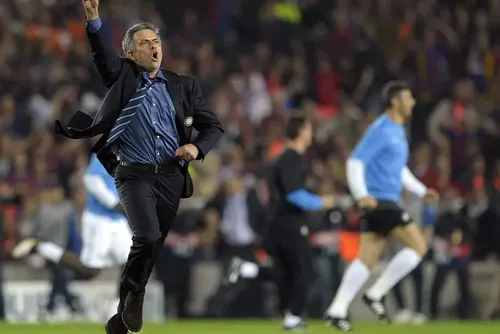 
				José Mourinho está próximo de assumir grande clube europeu
			
			