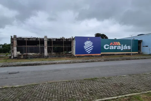 
				Lixo, infiltração e arquivos no chão: veja situação que direção encontrou no CT do CSA
			
			