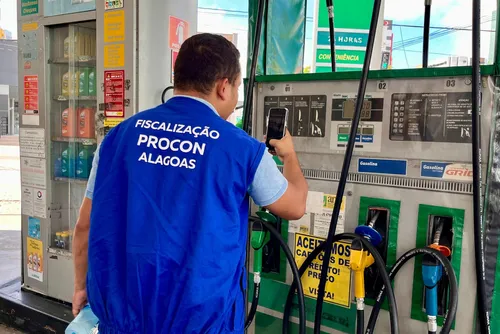 
				Preço da gasolina recua 5,8% e chega a R$ 5,69 nos postos de Alagoas
			
			