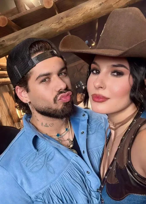 
				Depois de Ana Castela e Zé Felipe postarem fotos juntos, assessoria esclarece

			