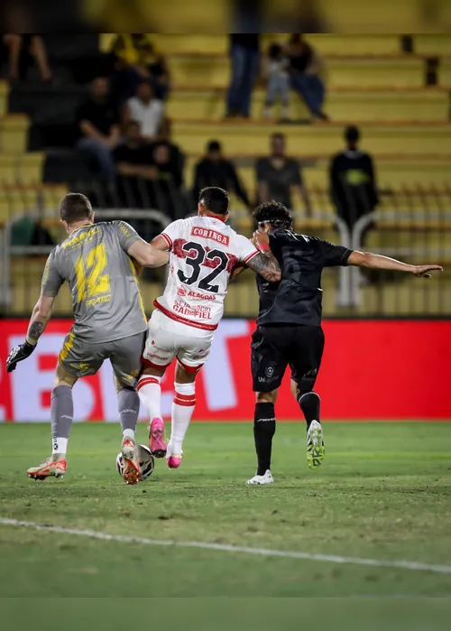 
				'Estou muito satisfeito com a entrega sem bola do nosso time', diz Barroca após vitória fora de casa
			
			