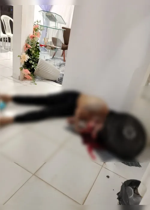 
				Homem conhecido como 'Bruxo' é executado dentro de igreja durante culto em Maceió
			
			