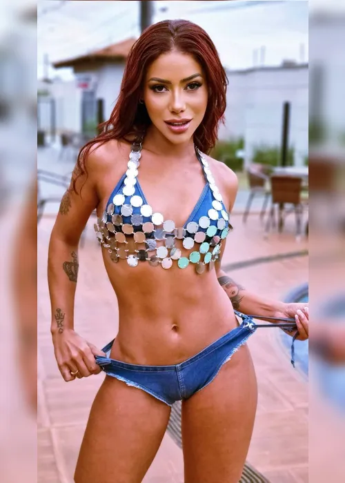 
				Parece? Sucesso na Privacy, sósia da Anitta sonha em conhecer a cantora pessoalmente
			
			