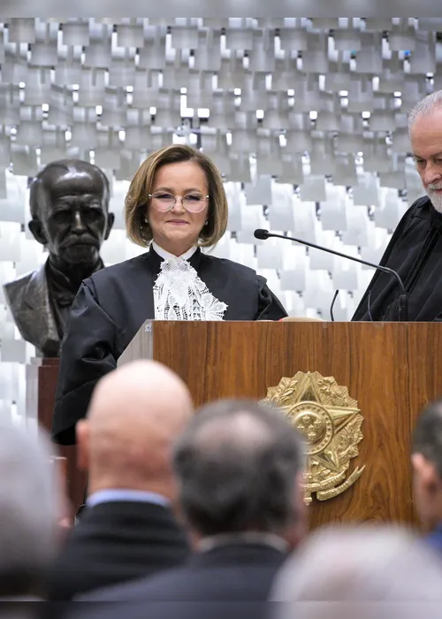 
				“Quero ser inspiração para as mulheres”, diz Marluce Caldas após tomar posse no STJ
			
			