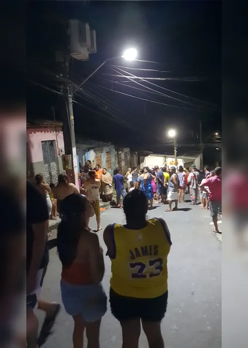 
				Saiba quem era a mulher morta a tiros na porta de casa em Rio Largo
			
			