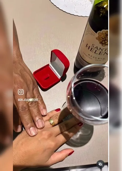 
				Vídeo: flagrado espancando ex, advogado João Neto anuncia noivado nas redes sociais
			
			