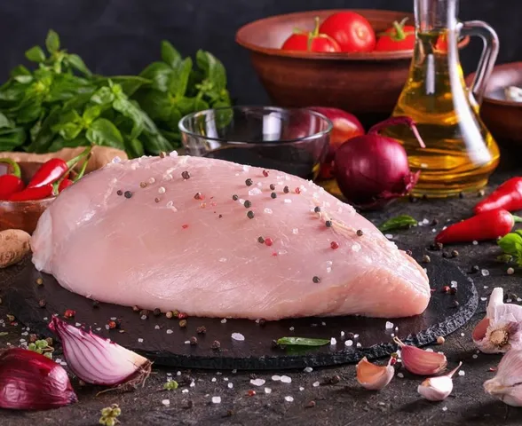 Cansado de comer peito de frango? Veja 10 carnes tão magras quanto