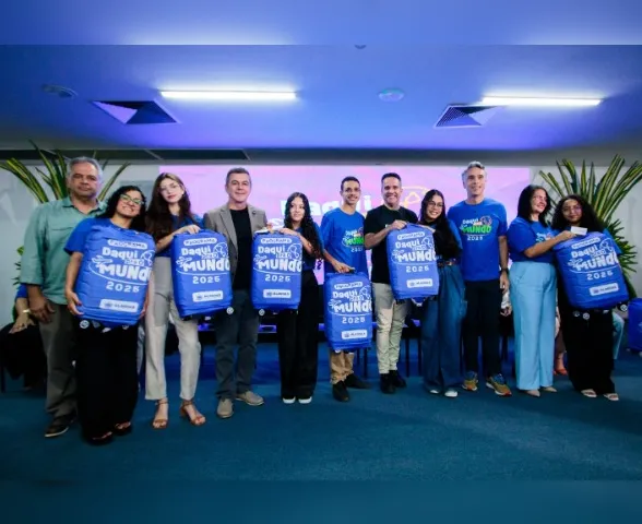 Daqui pra o Mundo: 100 estudantes da rede estadual selecionados para intercâmbio embarcam neste sábado para a Inglaterra