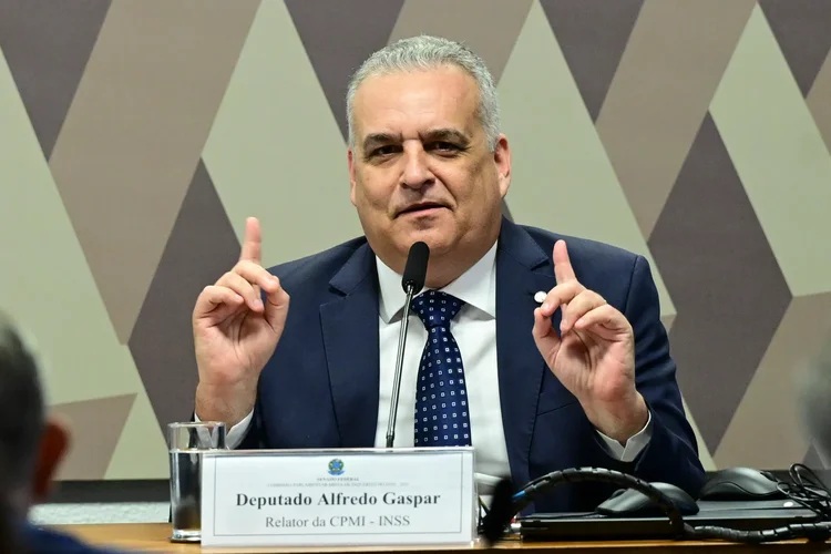 “Em breve comunicarei meu destino”: Gaspar ensaia rompimento com Lira