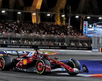 Ferrari vive crise interna e reúne cúpula para reunião de emergência