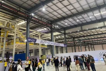 
				1ª fábrica da BYD no Brasil será inaugurada hoje na Bahia
			
			