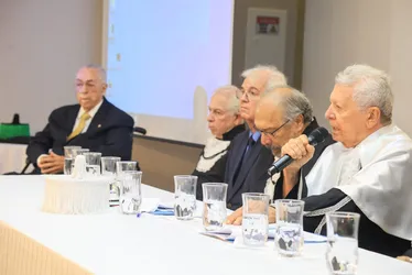 
				Dr. Milton Hênio recebe título de Doutor Honoris Causa do Cesmac

			