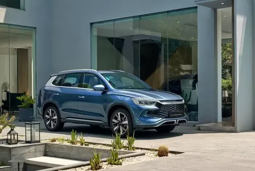 
				1ª fábrica da BYD no Brasil será inaugurada hoje na Bahia
			
			