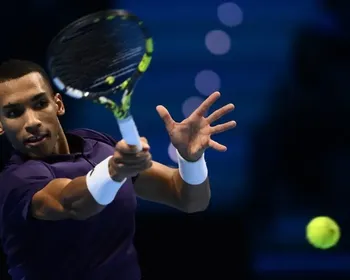 Aliassime faz história e desafia Alcaraz no ATP Finals; entenda