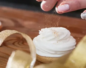 Anvisa suspende 4 marcas de glitters usados em doces. Veja a lista