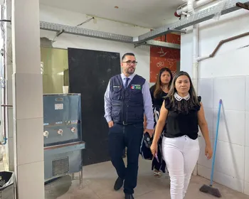 Autor da lei que autoriza escola bilíngue na rede municipal, Leonardo Dias comemora implantação da unidade