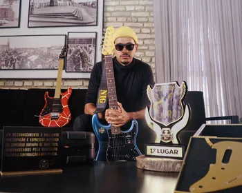 Com técnica invertida, músico de Alagoas conquista o Guitarra de Ouro em Arapiraca