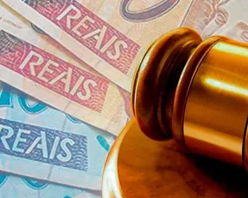 Garçonete demitida após pintar cabelo de ruivo vence ação: “Curupira”