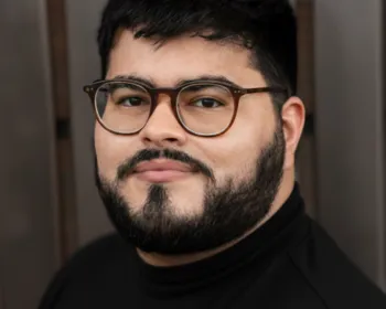Maylson Honorato lança 'Bromélias imaginárias' em noite especial no Theatro Homerinho