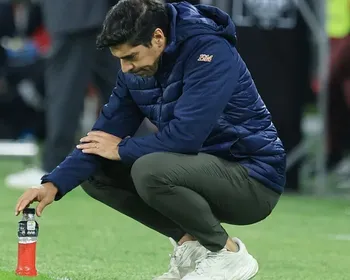Palmeiras leva amasso da LDU e precisa de virada histórica