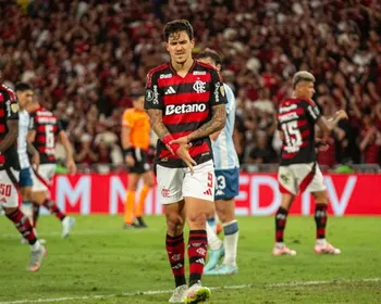 Pedro sofre fratura no antebraço e pode virar desfalque para o Flamengo
