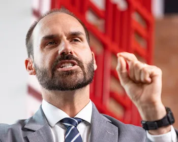 STF tem unanimidade para tornar Eduardo Bolsonaro réu por coação